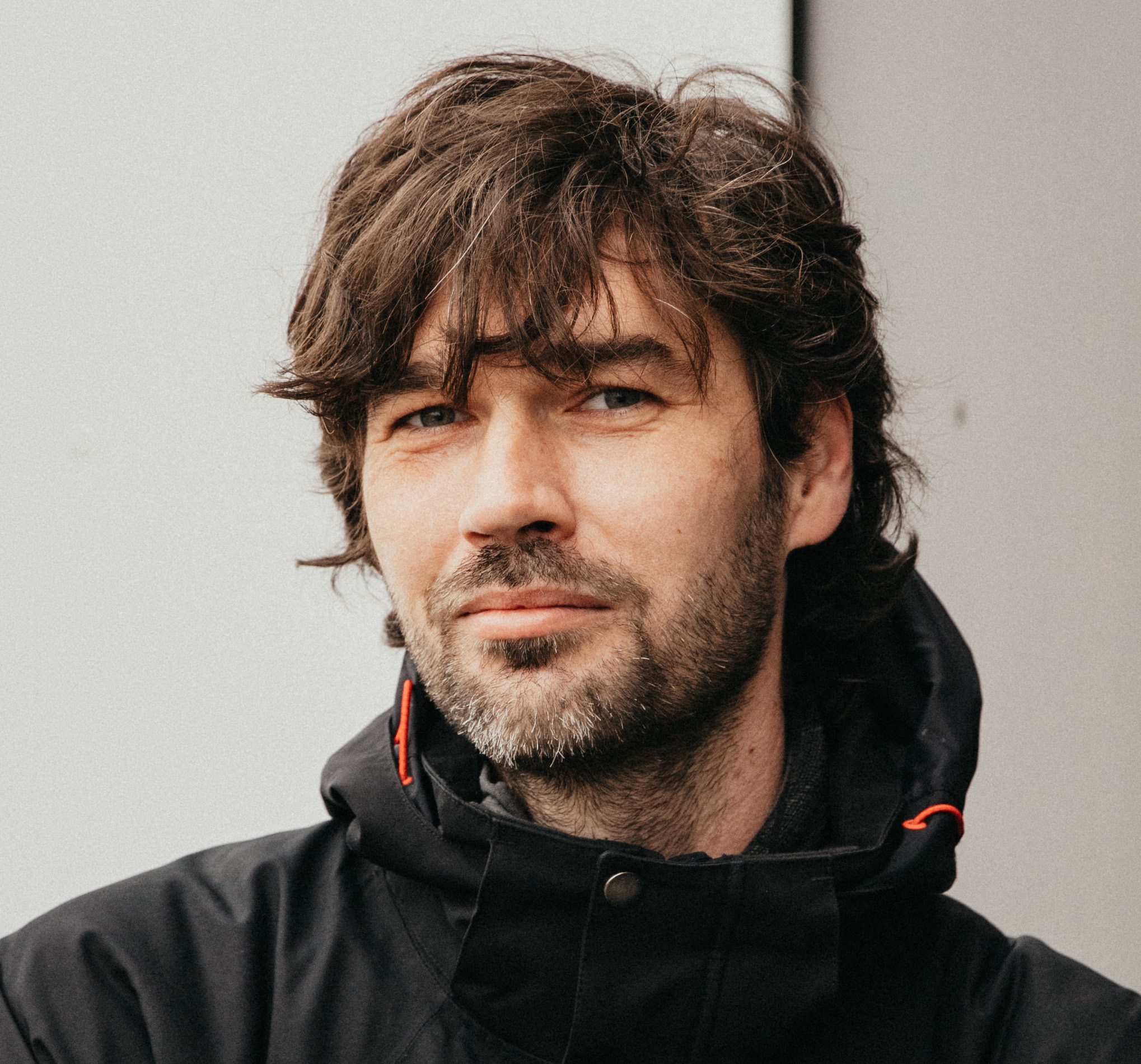 152299